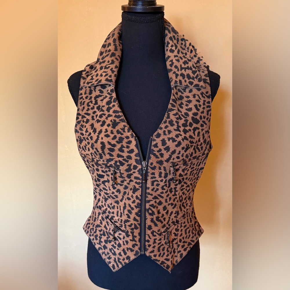 Leopard Print Sleeveless Vest